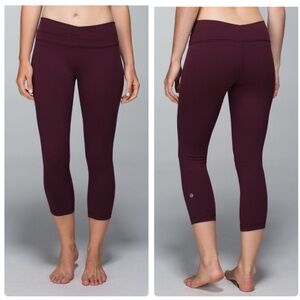 Lululemon Astro‎ Wunder Under Crop II Shine Dot in Bordeaux Drama Size 4